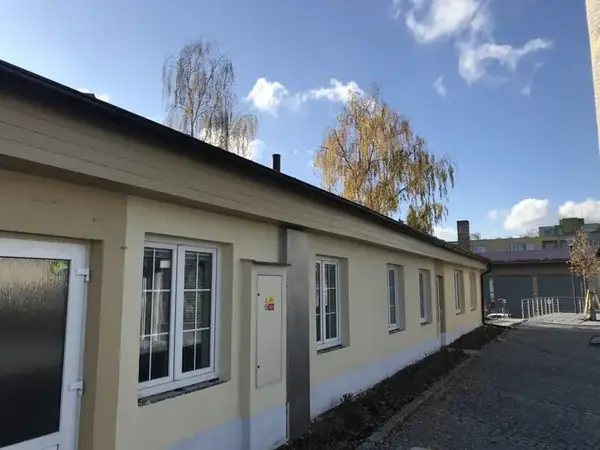 Oprava fasády administrativní budovy Kladno — fotografie 4