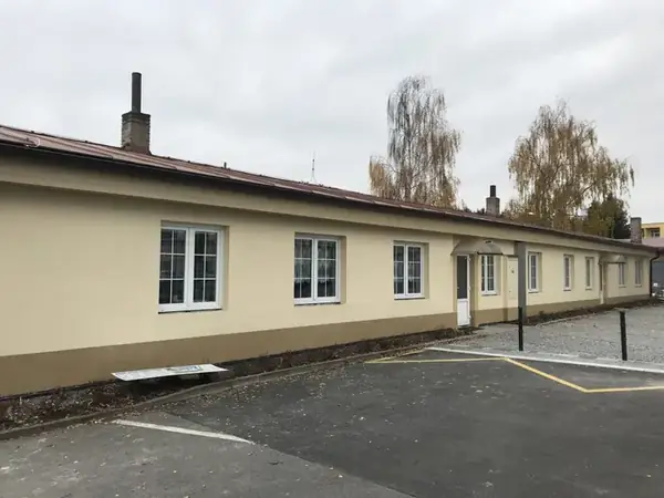 Oprava fasády administrativní budovy Kladno — fotografie 6