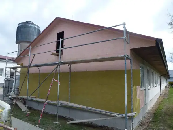 Realizace zateplení fasády admin.budovy Kladno — fotografie 10