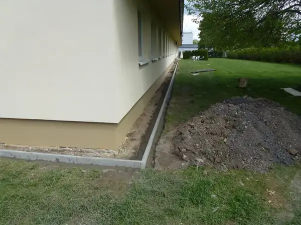 Realizace zateplení fasády admin.budovy Kladno — fotografie 17