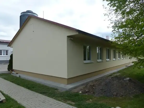 Realizace zateplení fasády admin.budovy Kladno — fotografie 18