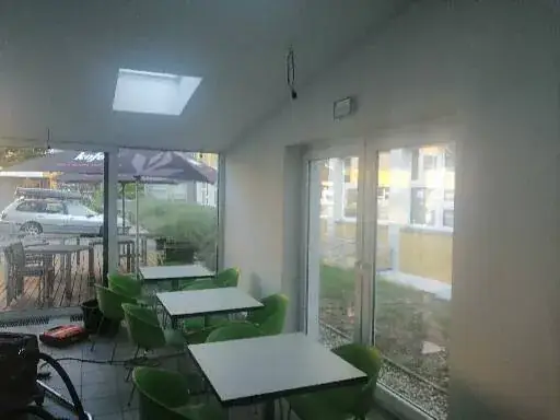 REKONSTRUKCE BUFETU UNIVERZITA PRAHA — fotografie 20