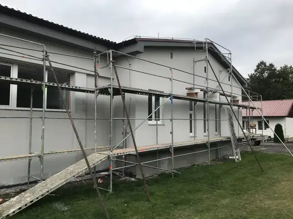 Rekonstrukce fasády garáží Kladno — fotografie 8