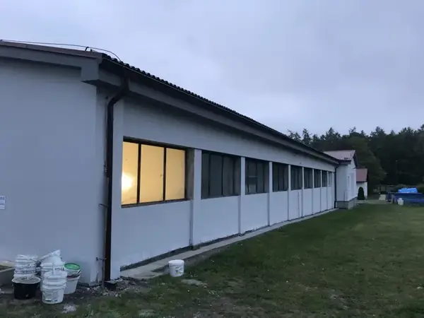 Rekonstrukce fasády garáží Kladno — fotografie 10