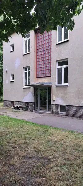 Rekonstrukce fasády Huťská Kladno — fotografie 3