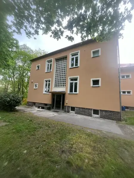Rekonstrukce fasády Huťská Kladno — fotografie 23