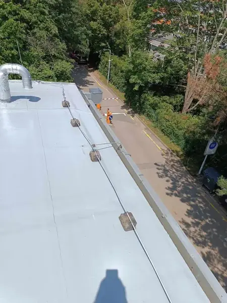 Rekonstrukce ploché střechy Univerzita Praha — fotografie 17