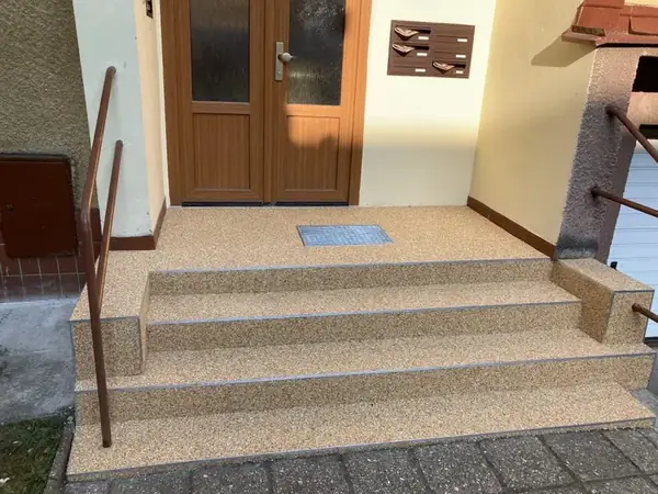 Rekonstrukce schodů v bytovém domě Unhošť