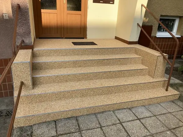 Rekonstrukce schodů v bytovém domě Unhošť — fotografie 4