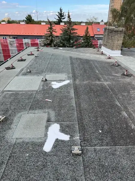 Rekonstrukce střešního pláště PUR systém Moskevská, Kladno — fotografie 12