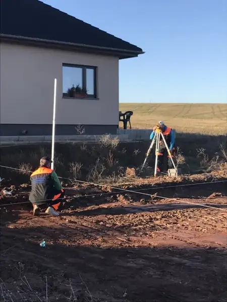 Výstavba rodinného domu na klíč - Tuchlovice — fotografie 1