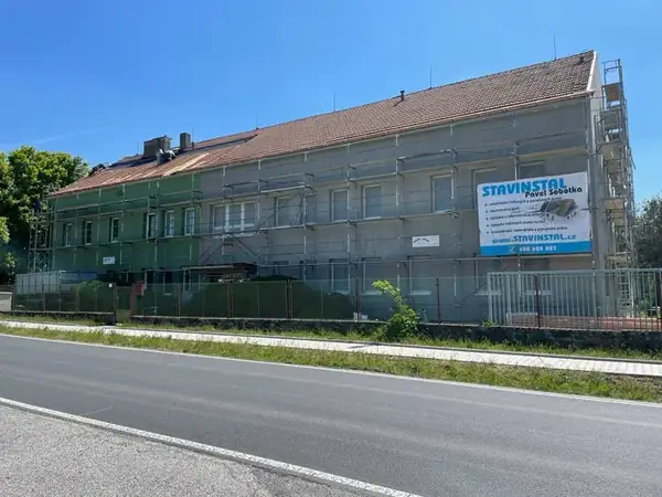 Zateplení budovy a kompletní rekonstrukce střechy ČZÚ Červený Újezd — fotografie 14