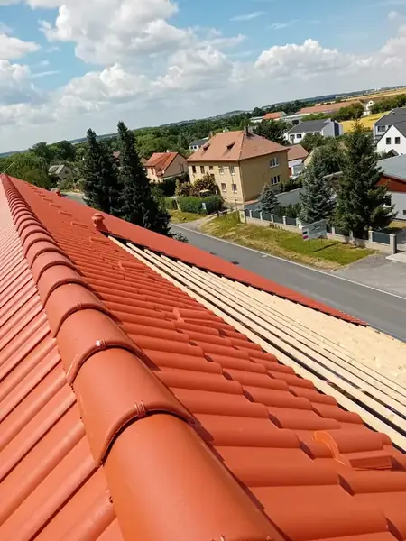 Zateplení budovy a kompletní rekonstrukce střechy ČZÚ Červený Újezd — fotografie 30