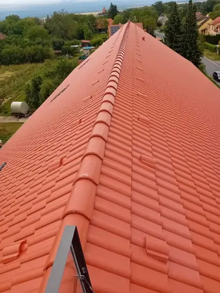 Zateplení budovy a kompletní rekonstrukce střechy ČZÚ Červený Újezd — fotografie 32