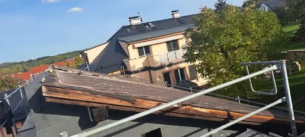 Zateplení rodinného domu včetně kompletní rekonstrukce střechy, Libušín — fotografie 17